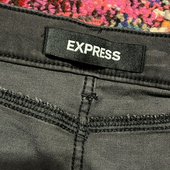 Express gray camo mini skirt. Size 8. - Picture 2 of 5